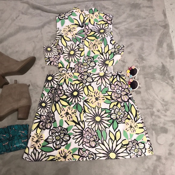 Floral Cut Out Mini Dress - Picture 4 of 5